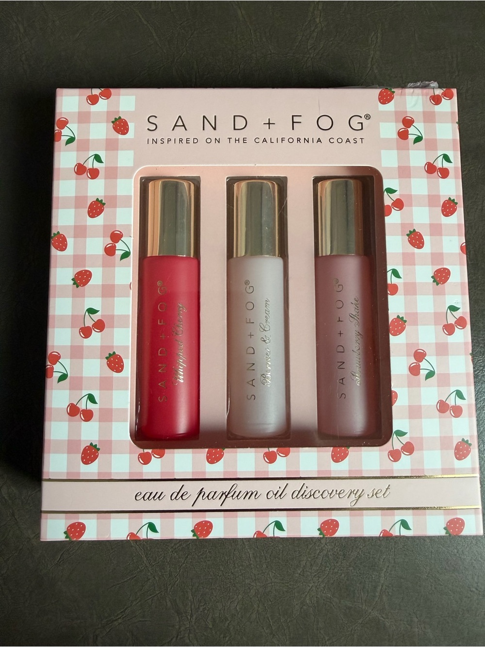Sand + Fog Women's Eau de Parfum Oil Discovery Set - Red, White, Pink